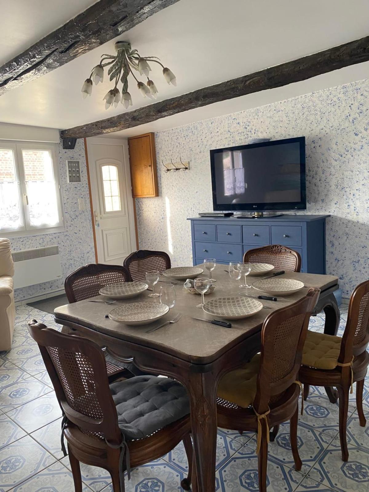 Am 57 - The Blue House Villa Ault Eksteriør billede